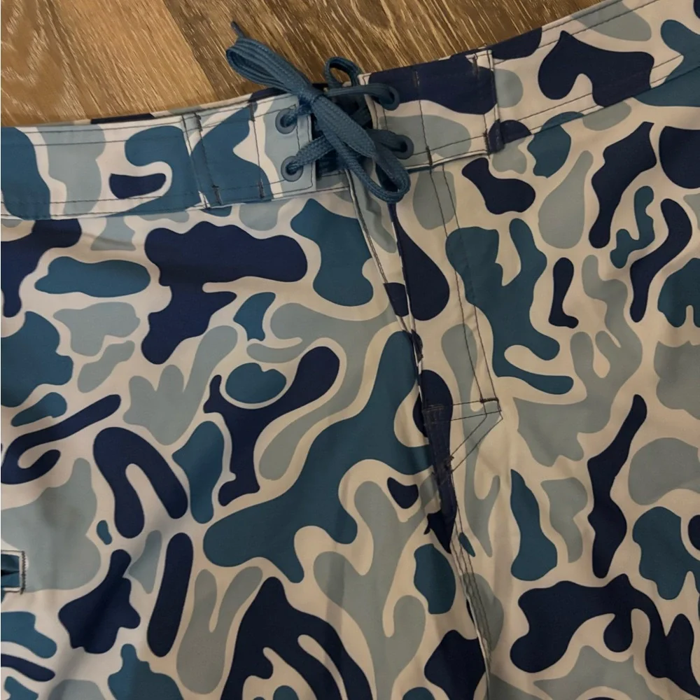 Men's Burnside Blue Camo Swim Trunks Sz 34 NWT